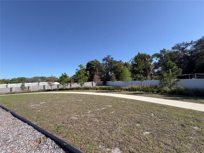 Building Photo - 471 Thompson Vlg Ave