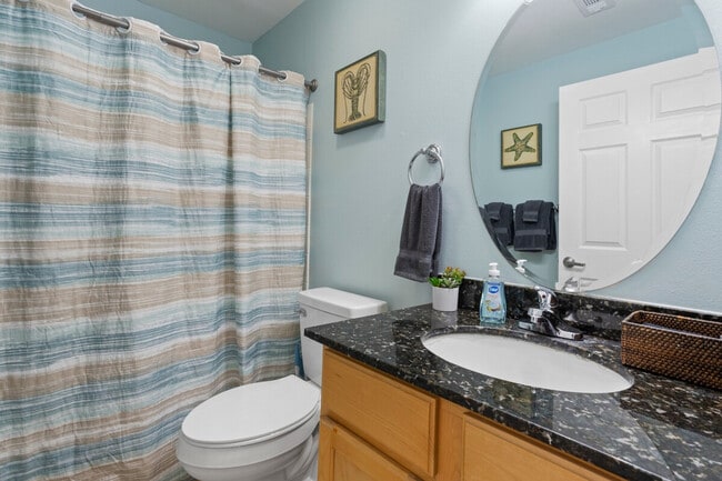 Building Photo - 2421 Beachview Dr