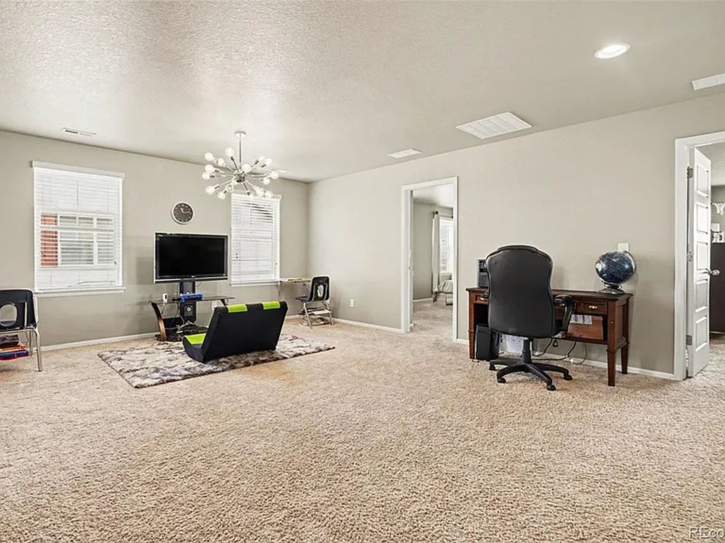 Building Photo - 8835 Foxfire St