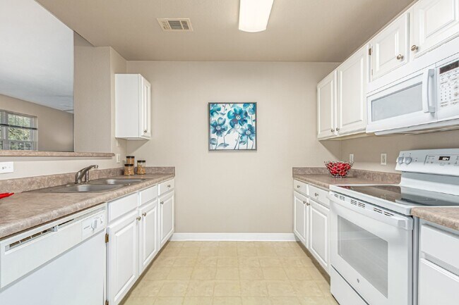 Building Photo - Exquisite 2-bedroom, 2-bathroom condo inParker