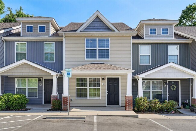 Building Photo - The Stowe Court Dog Friendly Condo for rent!