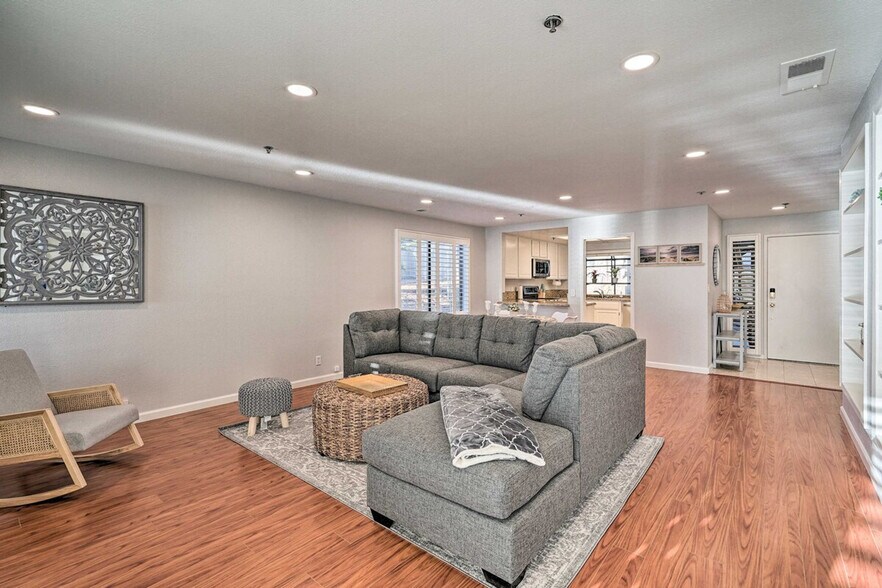 Building Photo - 220 Palmetto Ave