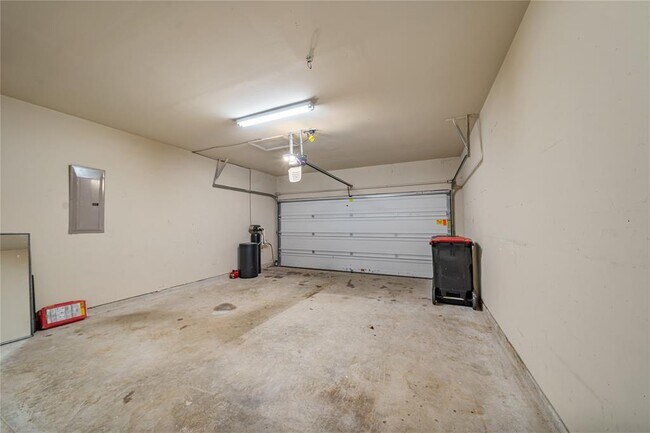 Building Photo - 6139 Sierra Springs Ln