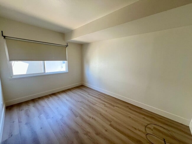 Building Photo - Lynbrook house ready now! $5075