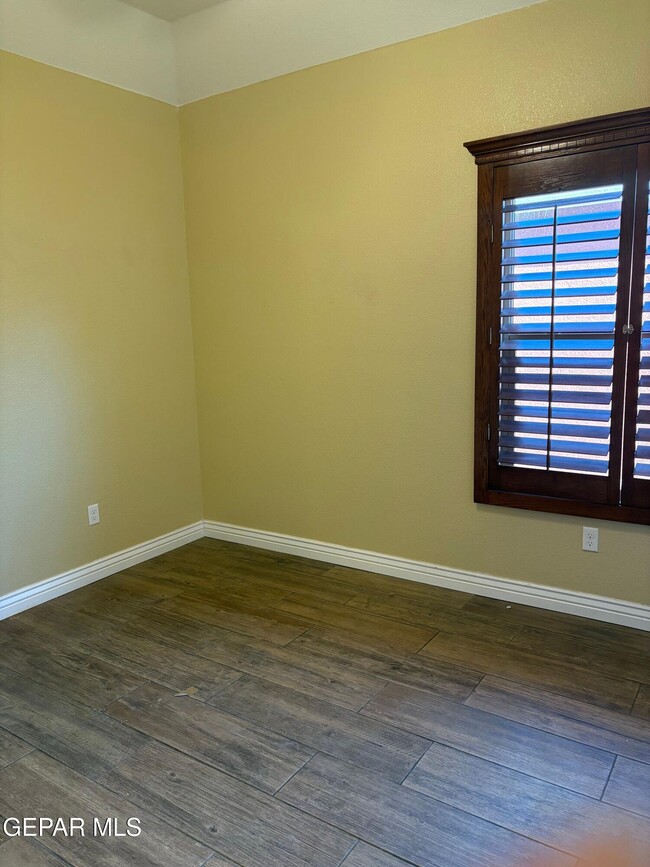Building Photo - 10473 Brooke Lauren Place