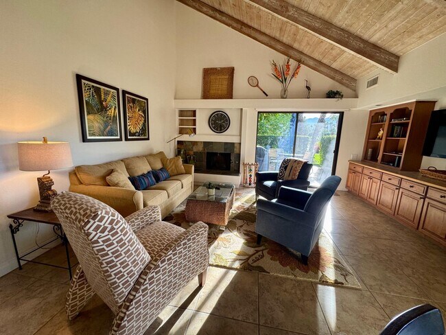 Building Photo - 310 Forest Hills Dr