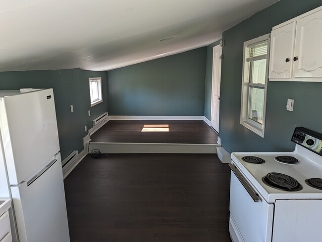 Building Photo - 1033 Myers Ave