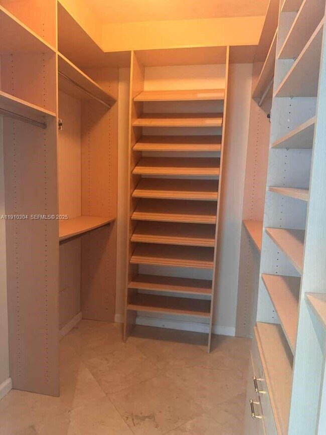 Building Photo - 5025 Collins Ave