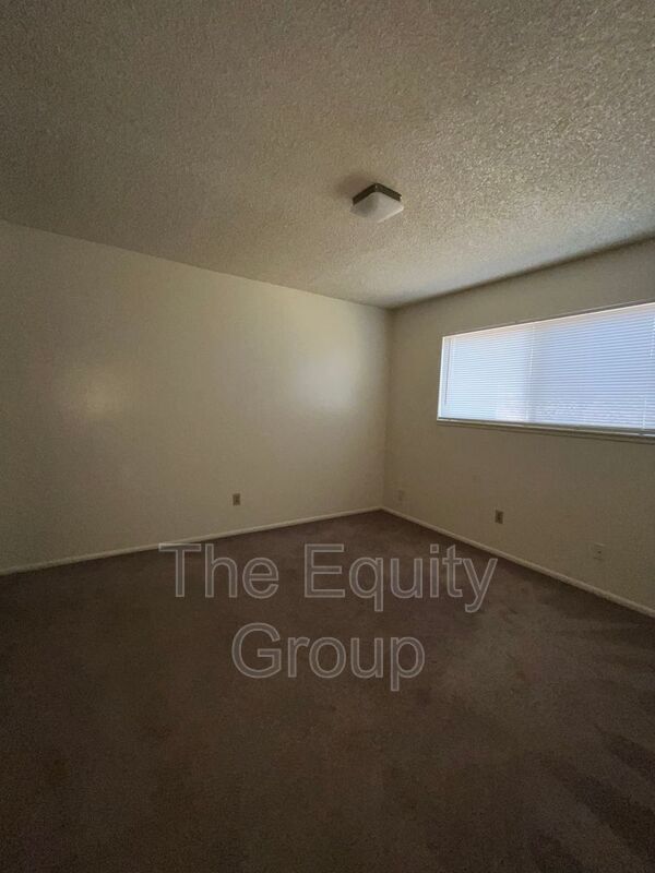 Building Photo - 326 N Westfield St