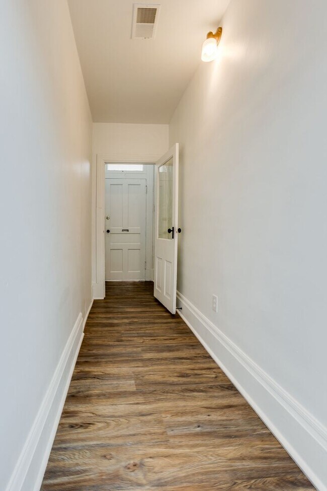 Building Photo - 2637 S 18th St