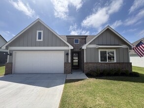 Building Photo - 15910 East 75th St N