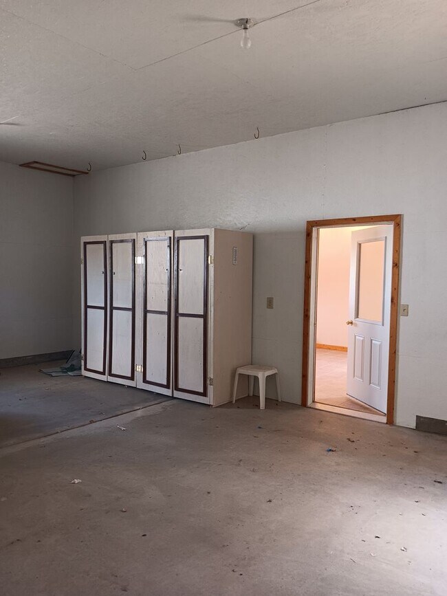 Building Photo - Farm House on Booth Ln