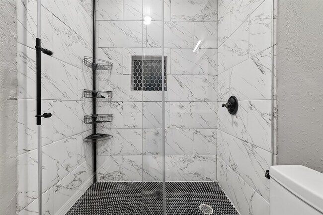 Building Photo - 19818 Packwood Dr