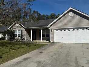 Building Photo - Newly renovated ranch home