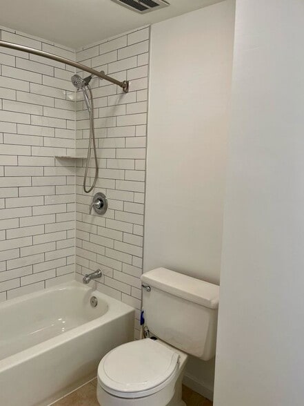 Building Photo - 5352 Fallriver Row Ct