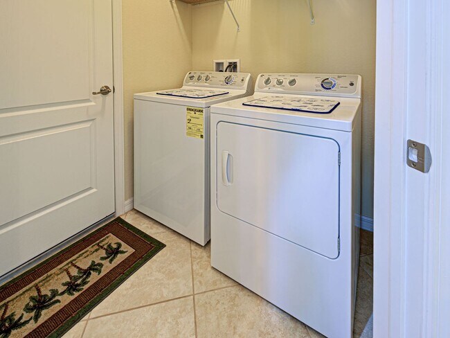 Building Photo - Stoneybrook at Venice; 4bd/2ba home