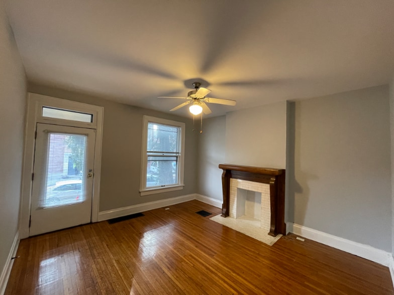 Building Photo - 80 W Greenwood Ave