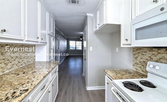 Building Photo - 2709 27th Ave N