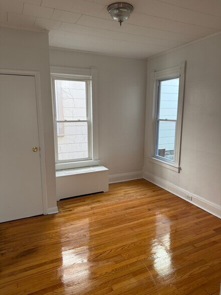 Building Photo - 647 Dewitt St