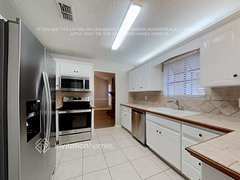 Building Photo - 12147 Shoshone Trail
