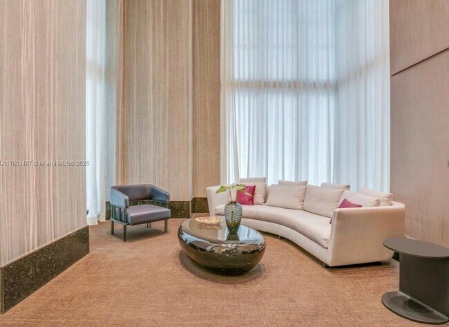 Building Photo - 950 Brickell Bay Dr