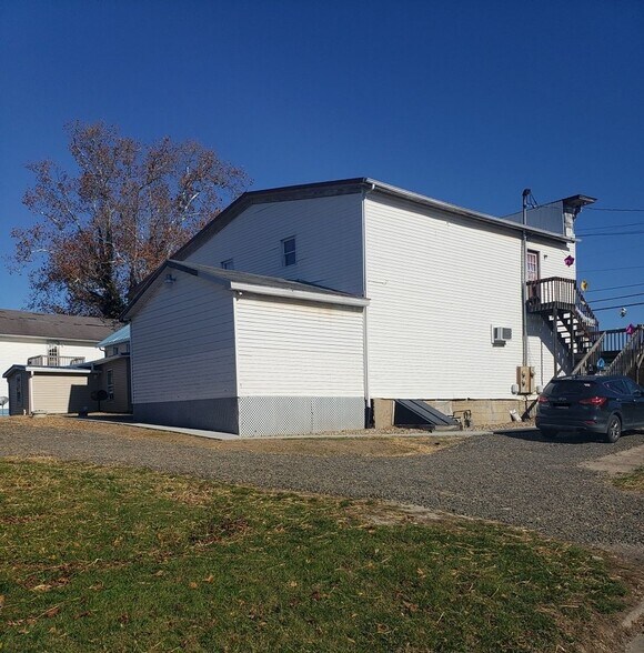 Building Photo - 11 Watertown Rd