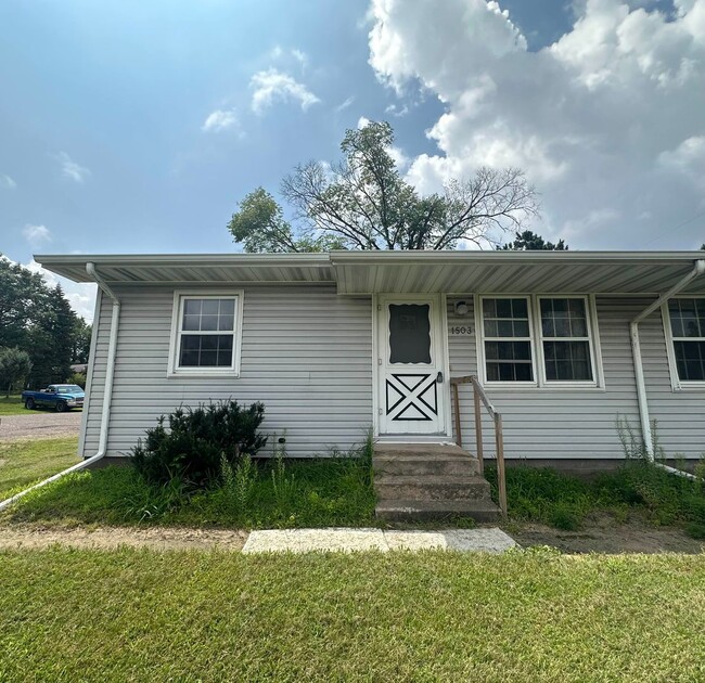 Building Photo - 1501/1503 Harding Ave