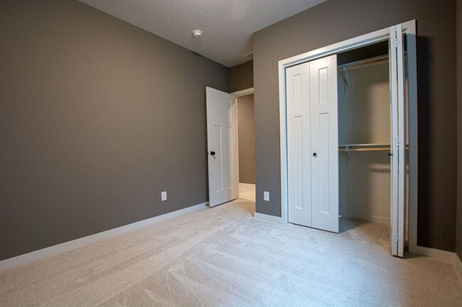 Building Photo - 14802-14804 Willow Street