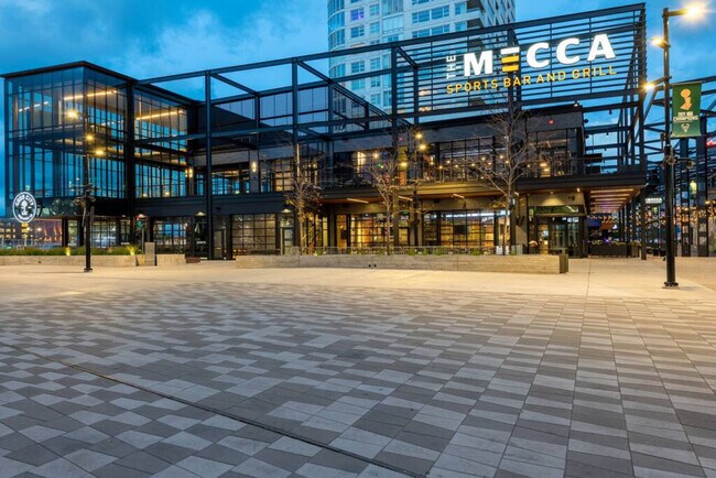 Building Photo - 550 W Juneau Ave