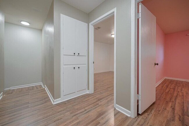 Building Photo - 836 Wax Myrtle Ln