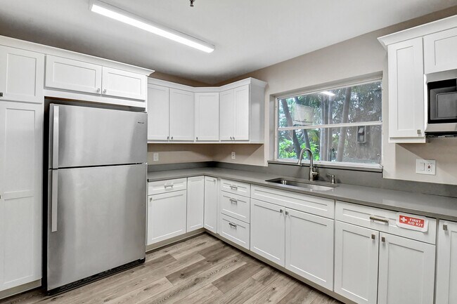 Building Photo - 8256 Summerbreeze Ln