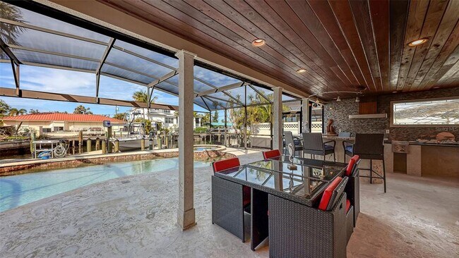 Building Photo - 4216 Plumosa Terrace