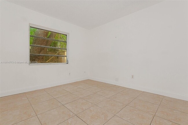 Building Photo - 9022 SW 78th Pl
