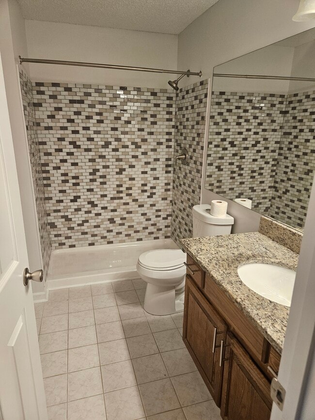 Building Photo - 35 Devon Ln