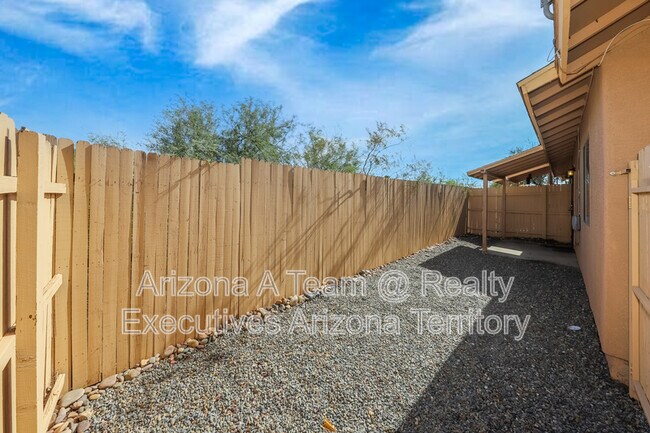 Building Photo - 2635 N Fontana Ave