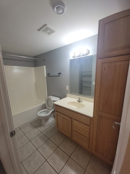 Building Photo - 6026 E Fieldstone Hills Dr