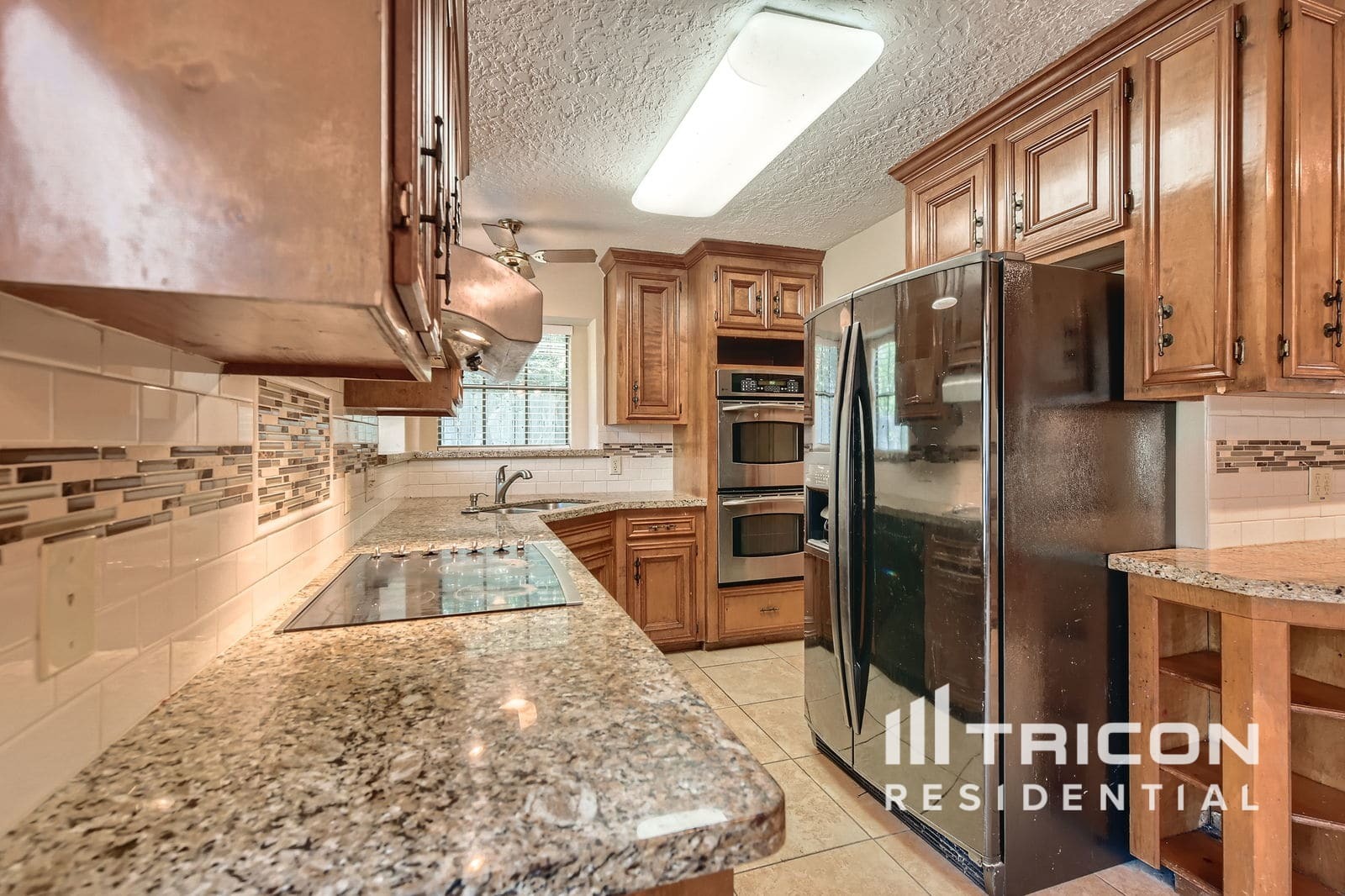 Building Photo - 2118 Waterfall Dr