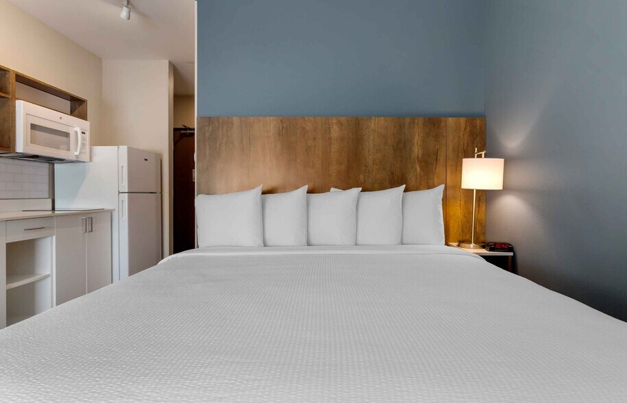 Building Photo - Furnished Studio-Dallas - Lewisville