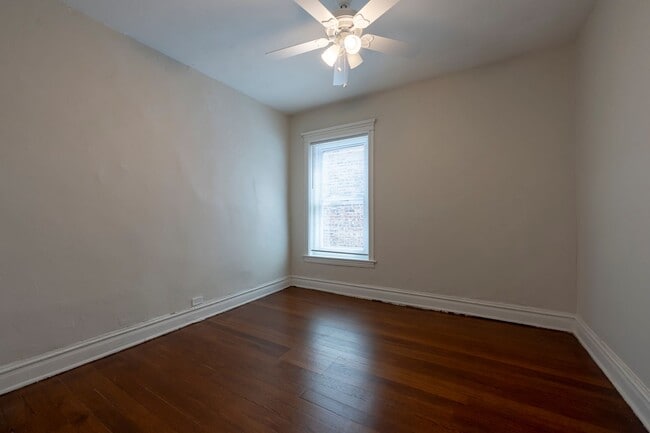 Building Photo - Spacious, Renovated 3 Bedroom 1 Bathroom
