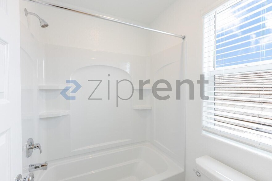 Building Photo - 8399 Sinesky Wy