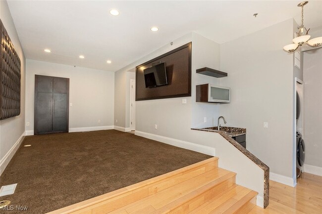 Building Photo - 408 W St Clair Ave