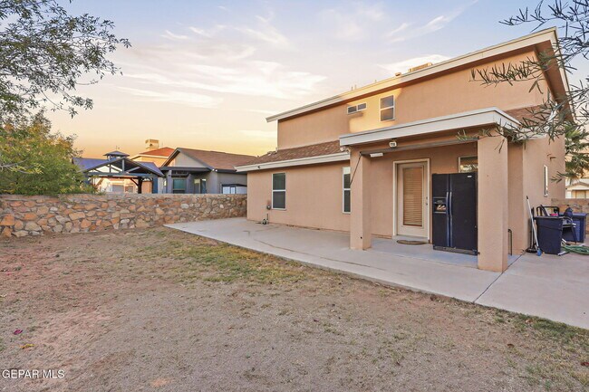 Building Photo - 2329 Honey Dew St