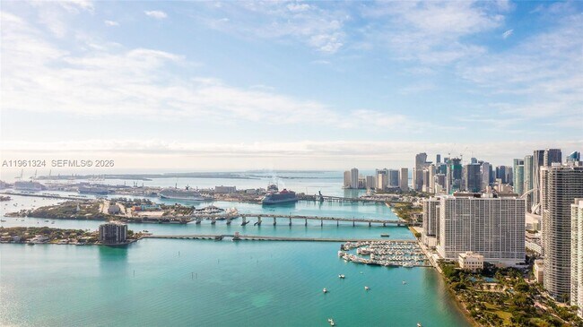 Building Photo - 700 NE 24th St