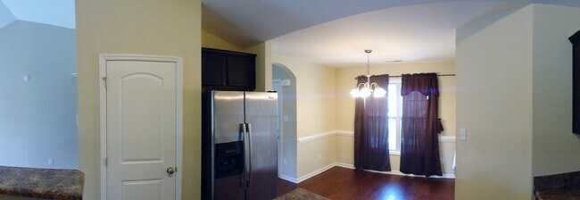 Building Photo - Close to Everything!