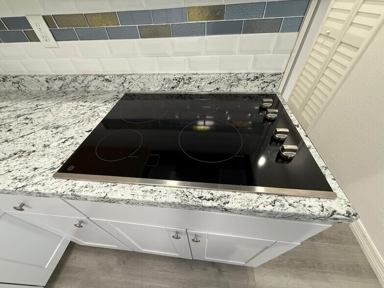 Building Photo - 13115 3rd St E