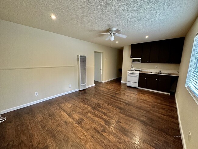 Building Photo - 2 BR in Idyllwild