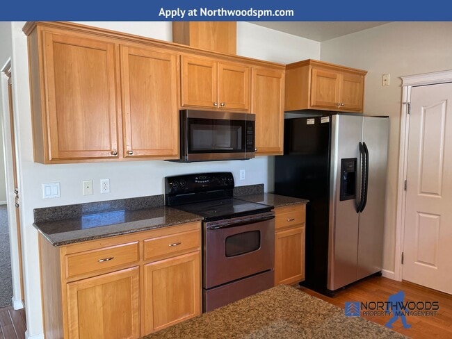 Building Photo - Beautiful 2 Story Home 3 Bdm/2.5 Bath in Q...