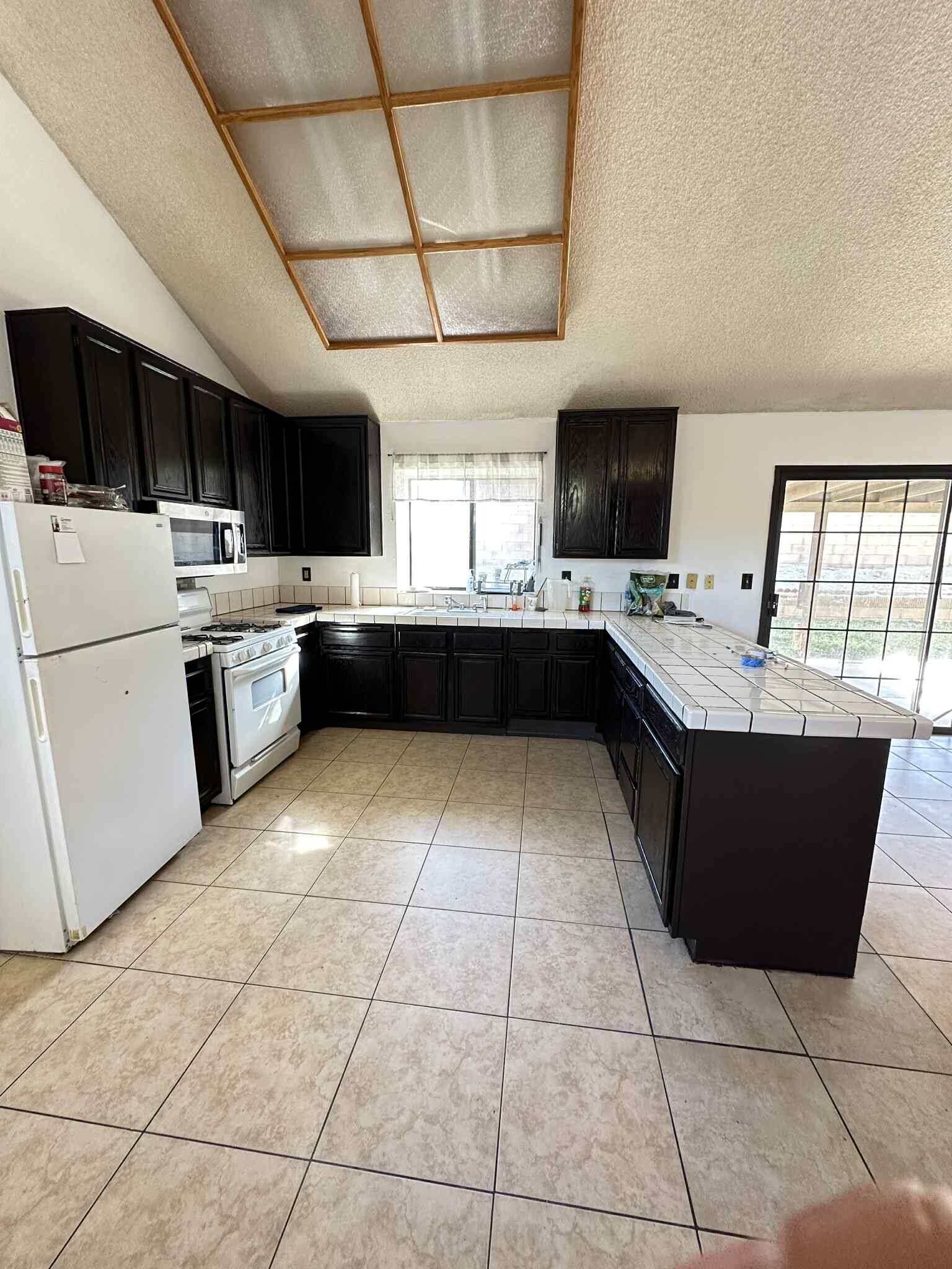 Building Photo - 5390 Meredith Ave