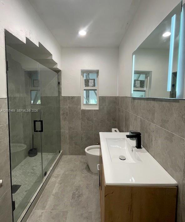 Building Photo - 401 NE 14th Ave