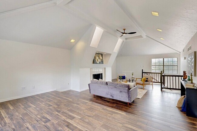 Building Photo - 3965 Singleleaf Ln